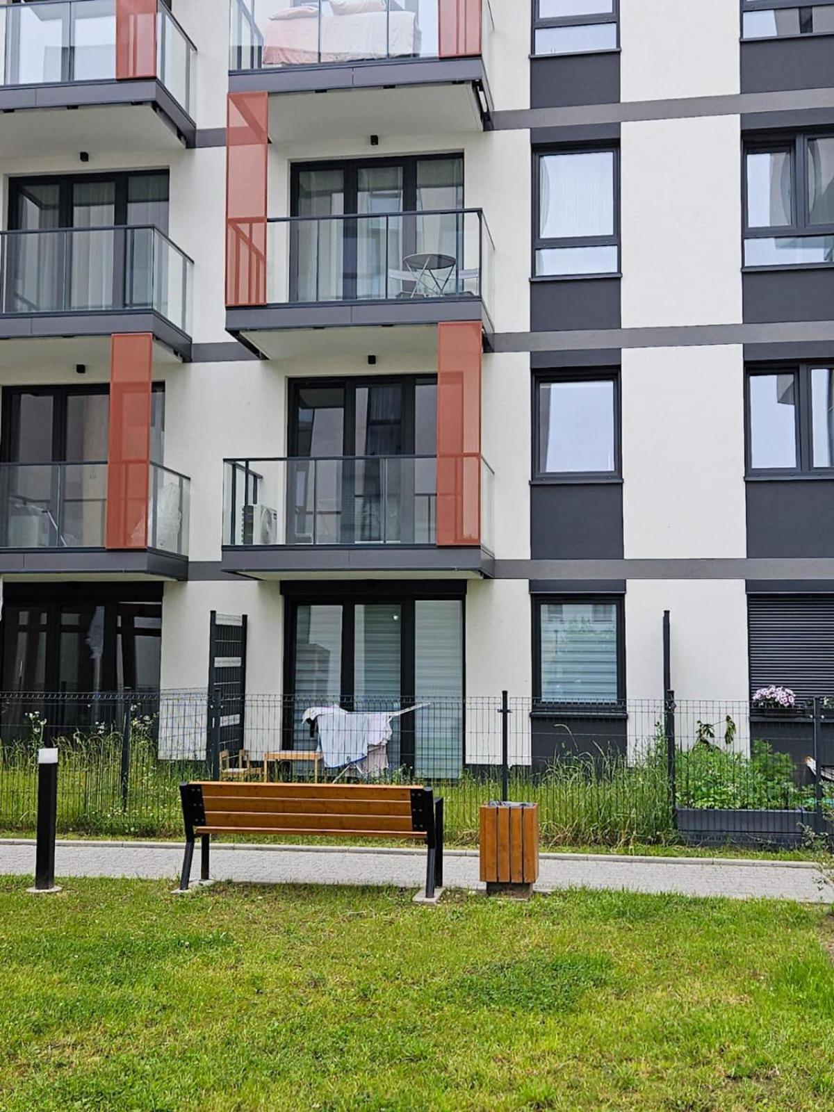 Elegant Two-Room Apartment, Sleeps 4, Near Turon Arena, With Balcony คราคูฟ ภายนอก รูปภาพ