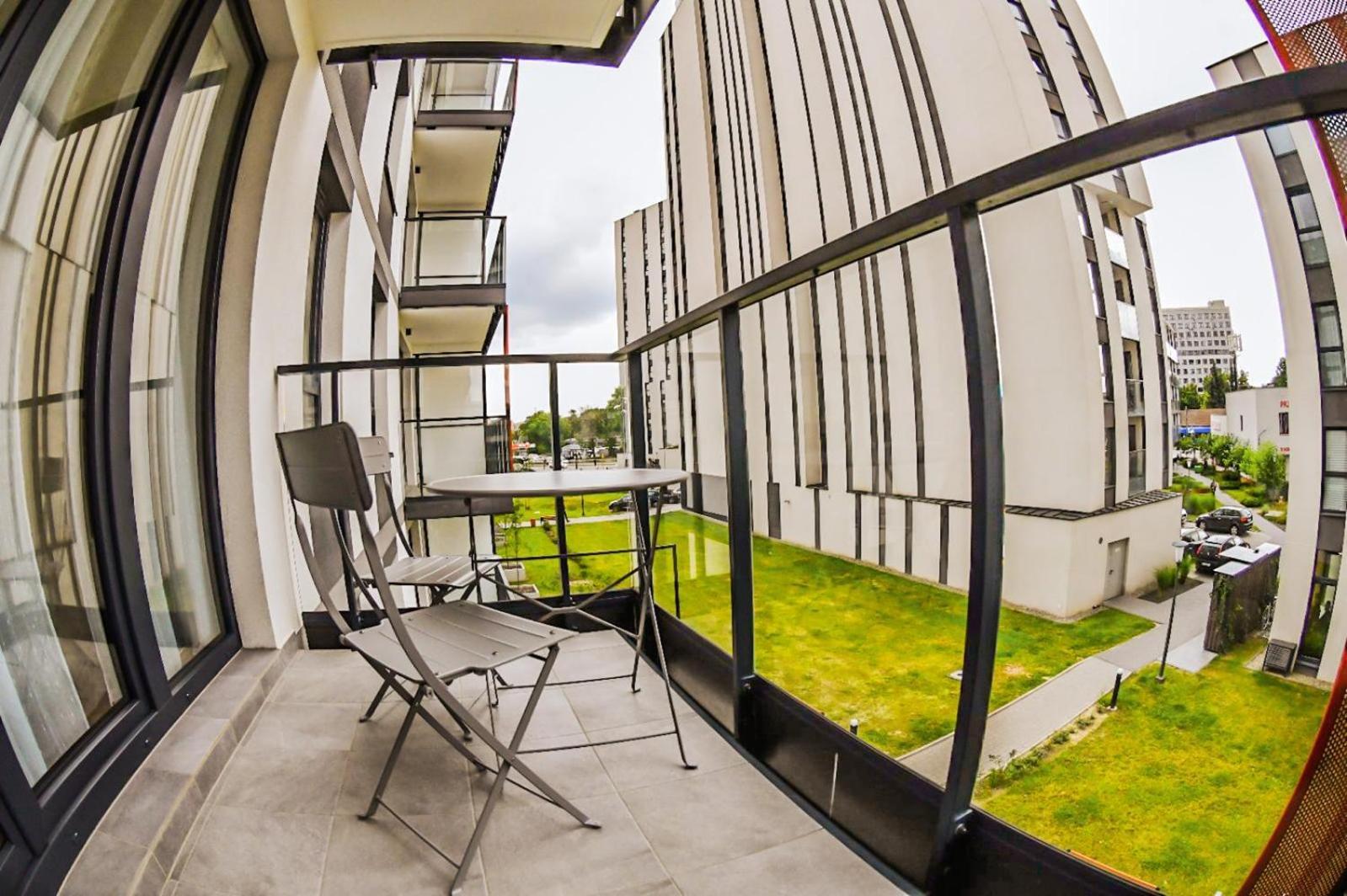 Elegant Two-Room Apartment, Sleeps 4, Near Turon Arena, With Balcony คราคูฟ ภายนอก รูปภาพ